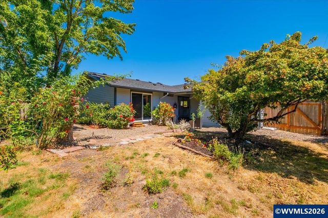 2894 SE Glenn St, Corvallis, OR 97333