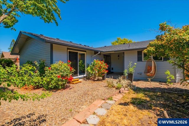 2894 SE Glenn St, Corvallis, OR 97333