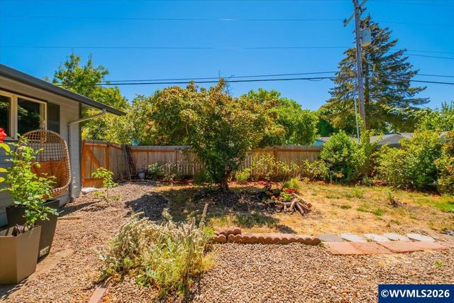 2894 SE Glenn St, Corvallis, OR 97333