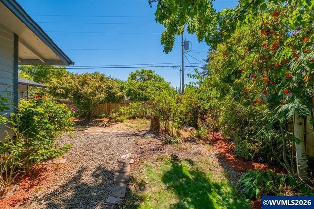 2894 SE Glenn St, Corvallis, OR 97333