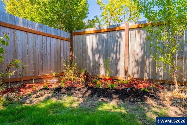 2894 SE Glenn St, Corvallis, OR 97333