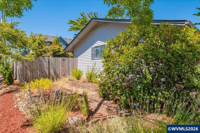 2894 SE Glenn St, Corvallis, OR 97333
