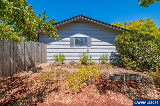 2894 SE Glenn St, Corvallis, OR 97333