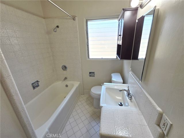 519 S Columbus Avenue, Glendale, CA 91204