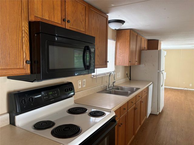 14427 W Lee Shore Drive, Willis, TX 77318