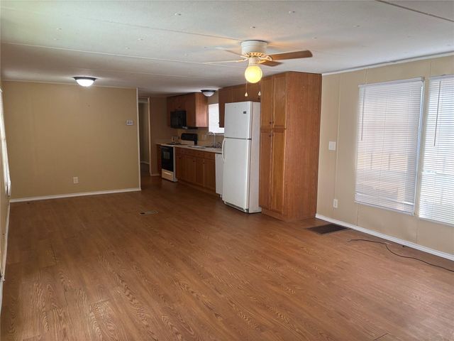 14427 W Lee Shore Drive, Willis, TX 77318