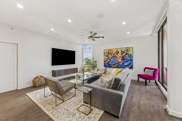 5555 Del Monte Drive 1404, Houston, TX 77056