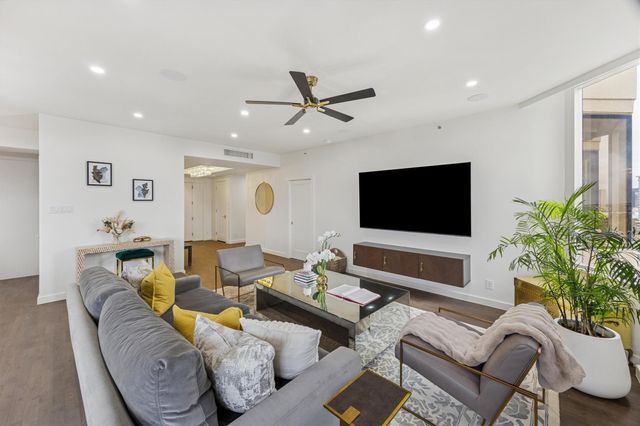 5555 Del Monte Drive 1404, Houston, TX 77056