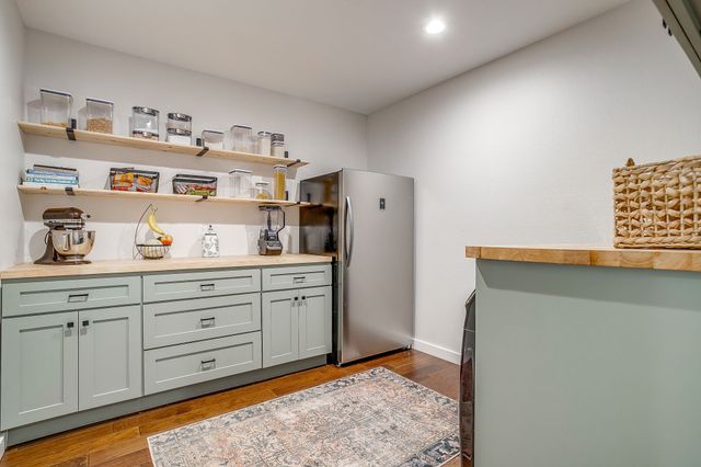 4221 Whitfield Avenue, Fort Worth, TX 76109