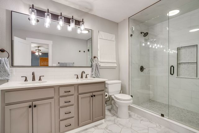 4221 Whitfield Avenue, Fort Worth, TX 76109