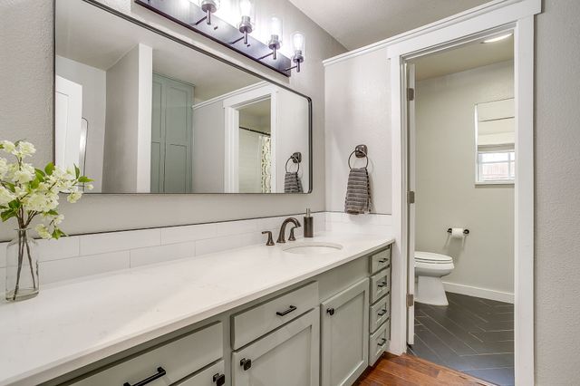 4221 Whitfield Avenue, Fort Worth, TX 76109