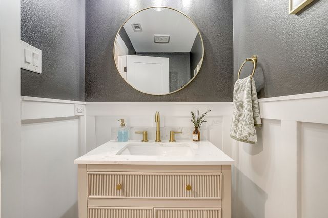 4221 Whitfield Avenue, Fort Worth, TX 76109