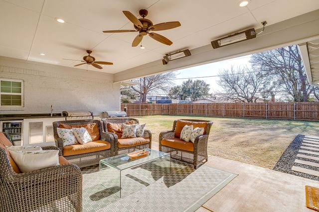 4221 Whitfield Avenue, Fort Worth, TX 76109