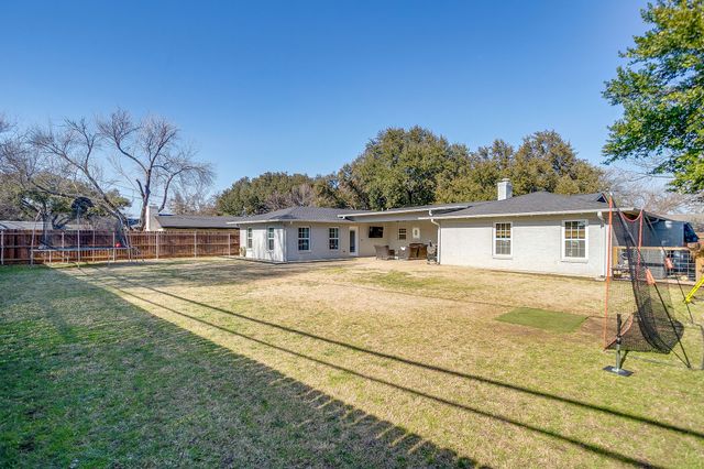 4221 Whitfield Avenue, Fort Worth, TX 76109