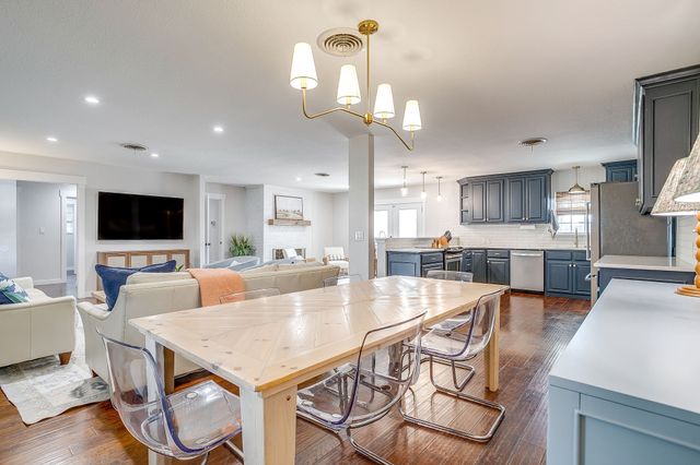 4221 Whitfield Avenue, Fort Worth, TX 76109