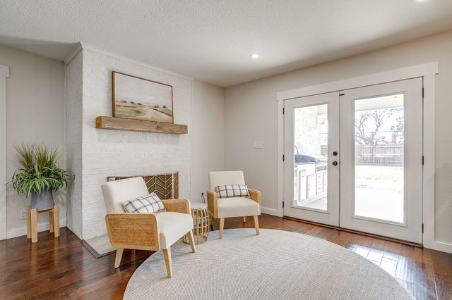 4221 Whitfield Avenue, Fort Worth, TX 76109