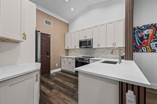 17257 Boca Club Boulevard 4, Boca Raton, FL 33487