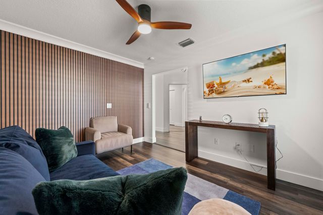 17257 Boca Club Boulevard 4, Boca Raton, FL 33487