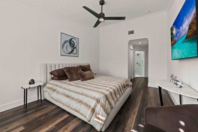 17257 Boca Club Boulevard 4, Boca Raton, FL 33487