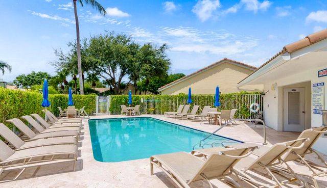 17257 Boca Club Boulevard 4, Boca Raton, FL 33487