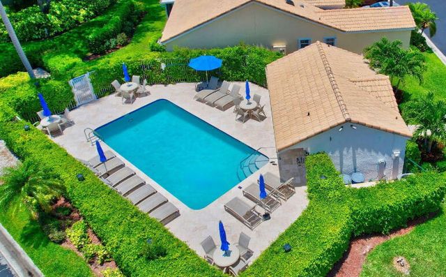 17257 Boca Club Boulevard 4, Boca Raton, FL 33487