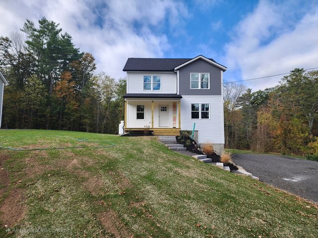 21 Cottage St, Winchendon, MA 01475