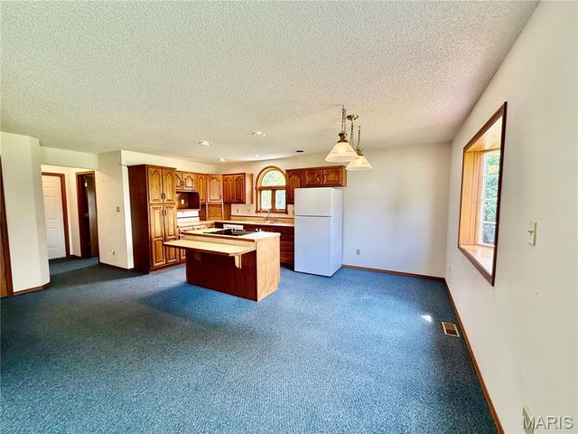 1514 McCoy Drive, Edwardsville, IL 62025
