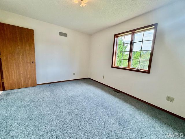 1514 McCoy Drive, Edwardsville, IL 62025