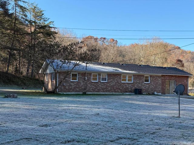 1912 Caudill Road, Stanton, KY 40380