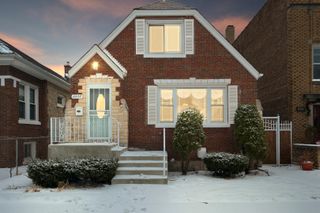 10557 S Indiana Avenue, Chicago, IL 60628