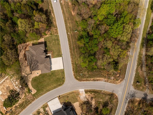 9 Glen Elgin Court, Bella Vista, AR 72715