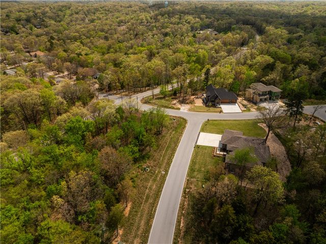 9 Glen Elgin Court, Bella Vista, AR 72715
