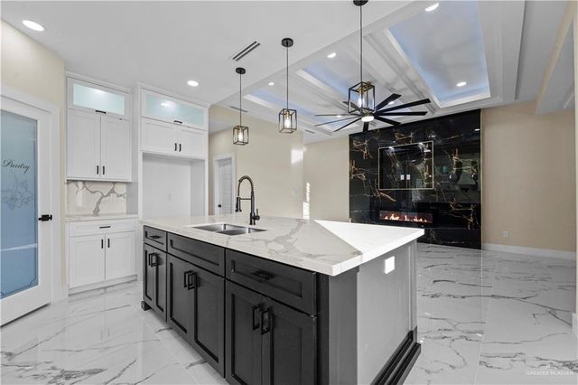 1108 E Boxwood Avenue, San Juan, TX 78589