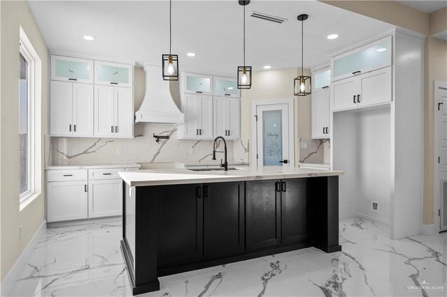 1108 E Boxwood Avenue, San Juan, TX 78589