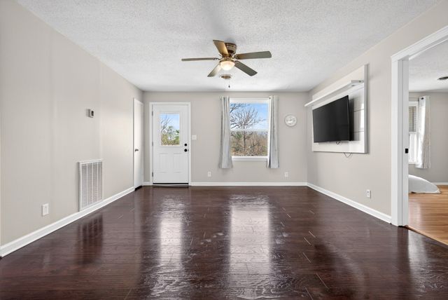 1287 Jostin Dr, Clarksville, TN 37040