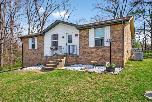 1287 Jostin Dr, Clarksville, TN 37040