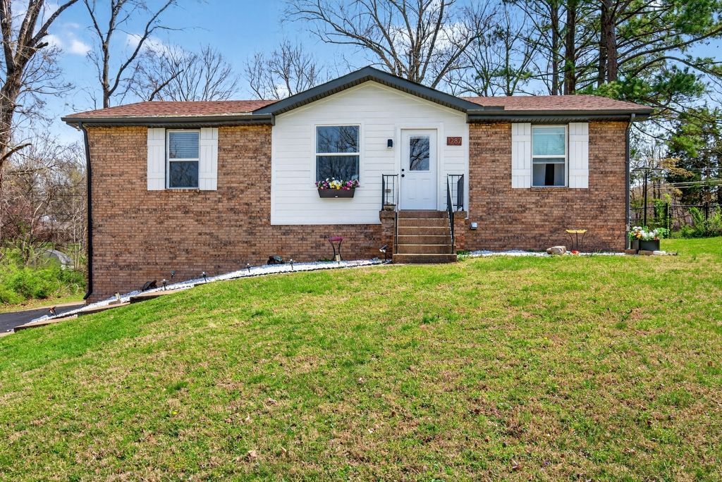 1287 Jostin Dr, Clarksville, TN 37040