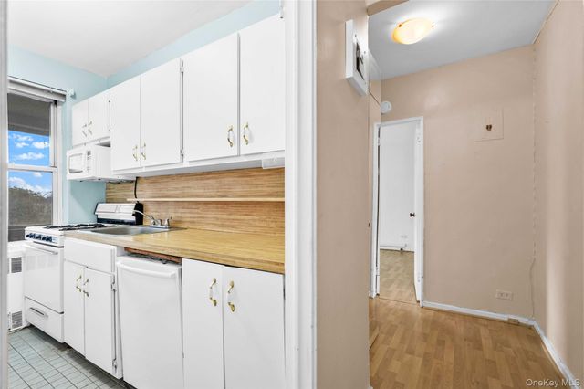67-38 108th Street B52, Forest Hills, NY 11375