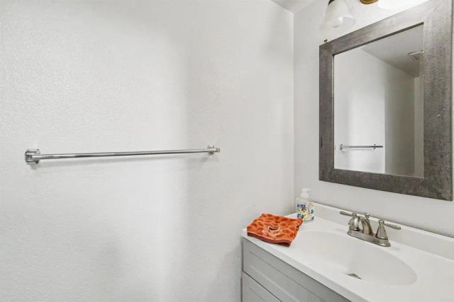 2836 Hillsboro Court, Carlsbad, CA 92010