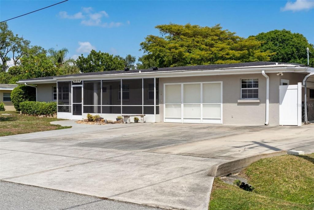 Image 2 of property listing at 5929 MURDOCK AVENUE, Sarasota, FL 34231