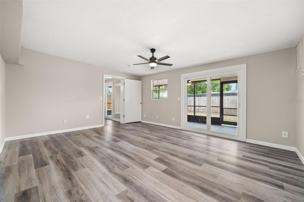 Image 23 of property listing at 5929 MURDOCK AVENUE, Sarasota, FL 34231