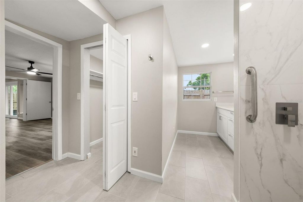 Image 29 of property listing at 5929 MURDOCK AVENUE, Sarasota, FL 34231