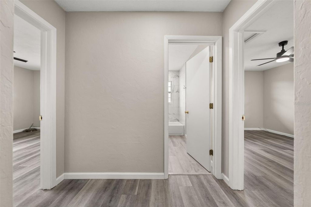 Image 31 of property listing at 5929 MURDOCK AVENUE, Sarasota, FL 34231