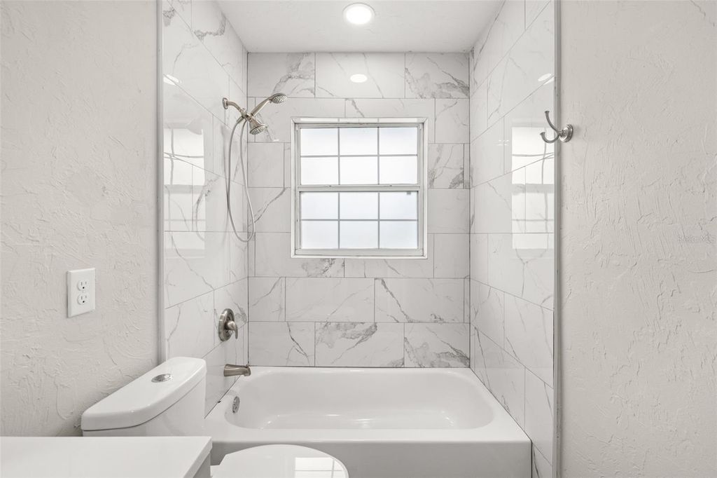 Image 35 of property listing at 5929 MURDOCK AVENUE, Sarasota, FL 34231