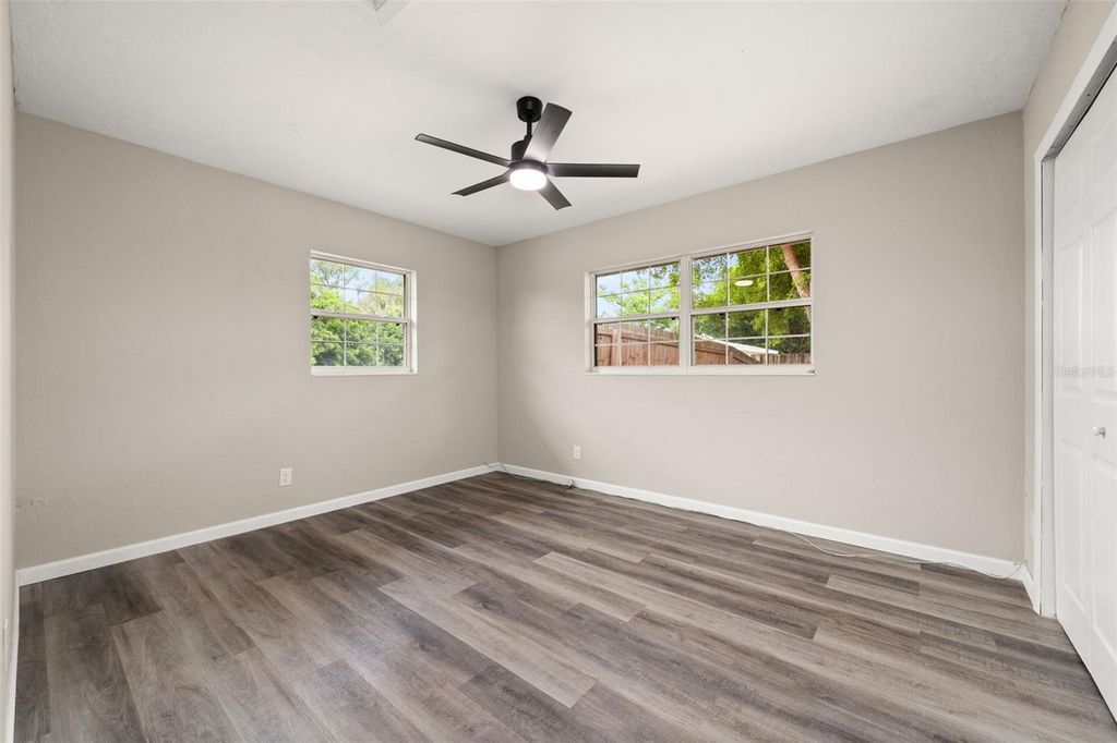Image 37 of property listing at 5929 MURDOCK AVENUE, Sarasota, FL 34231