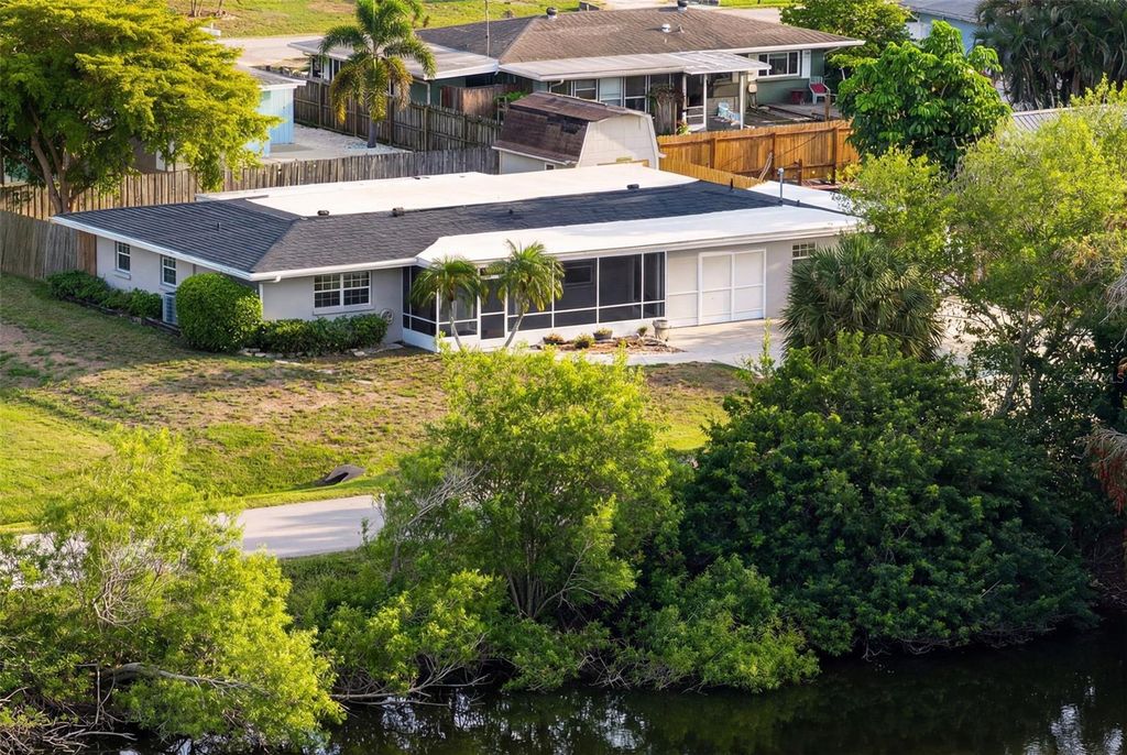 Image 59 of property listing at 5929 MURDOCK AVENUE, Sarasota, FL 34231