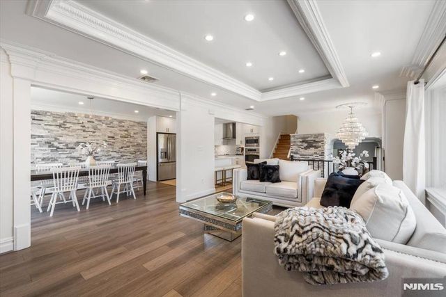 535 Willow Avenue, Lyndhurst, NJ 07071