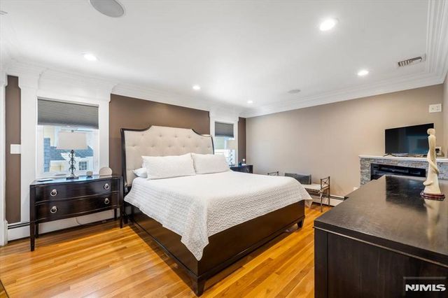 535 Willow Avenue, Lyndhurst, NJ 07071