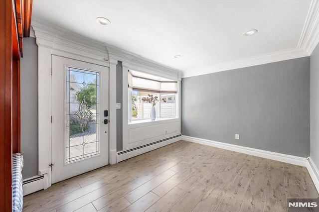535 Willow Avenue, Lyndhurst, NJ 07071