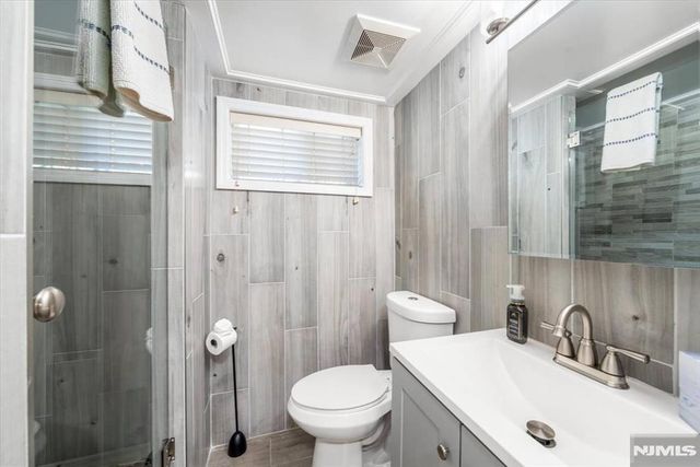 535 Willow Avenue, Lyndhurst, NJ 07071